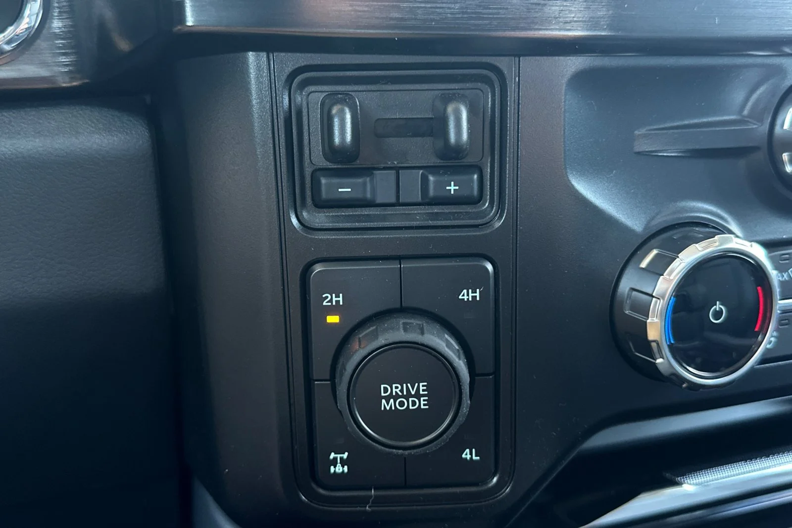 New 2026 Gray Ford Lariat image 27