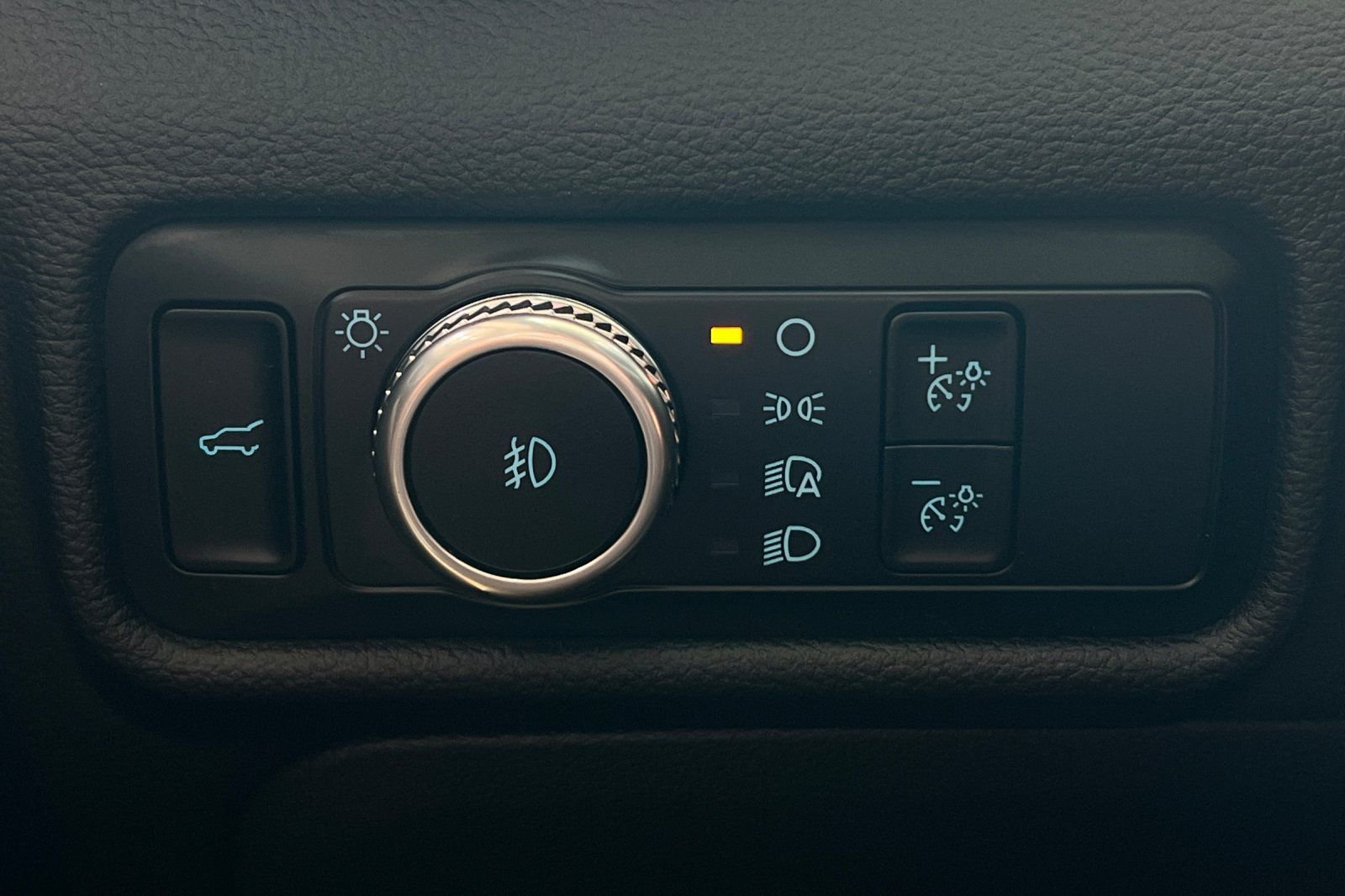 Used 2022 Black Ford XLT image 32