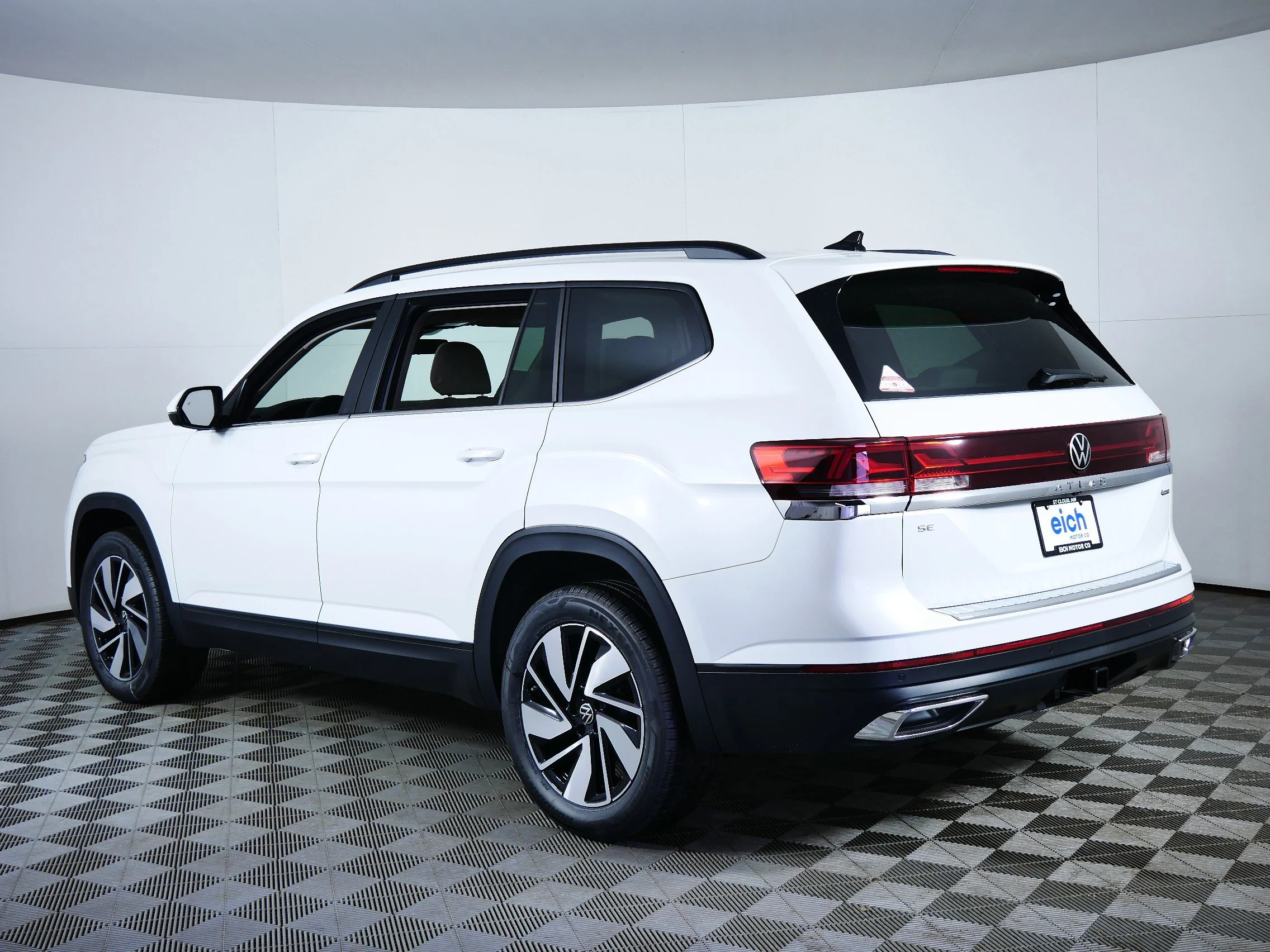 New 2026 Opal White Pearl Volkswagen 2.0T SE w/Technology image 5