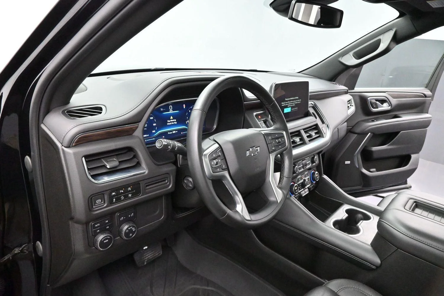 Used 2023 Black Chevrolet Z71 image 13