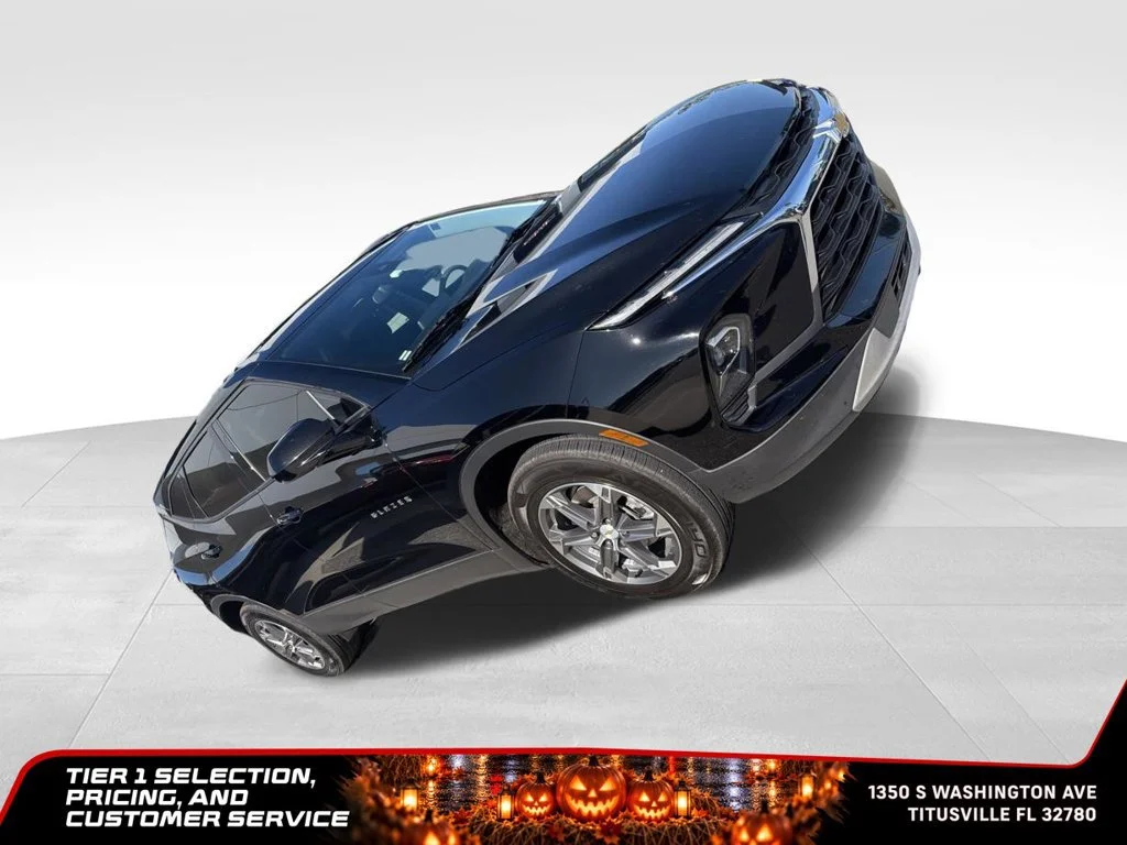 Used 2023 BLACK Chevrolet LT image 5