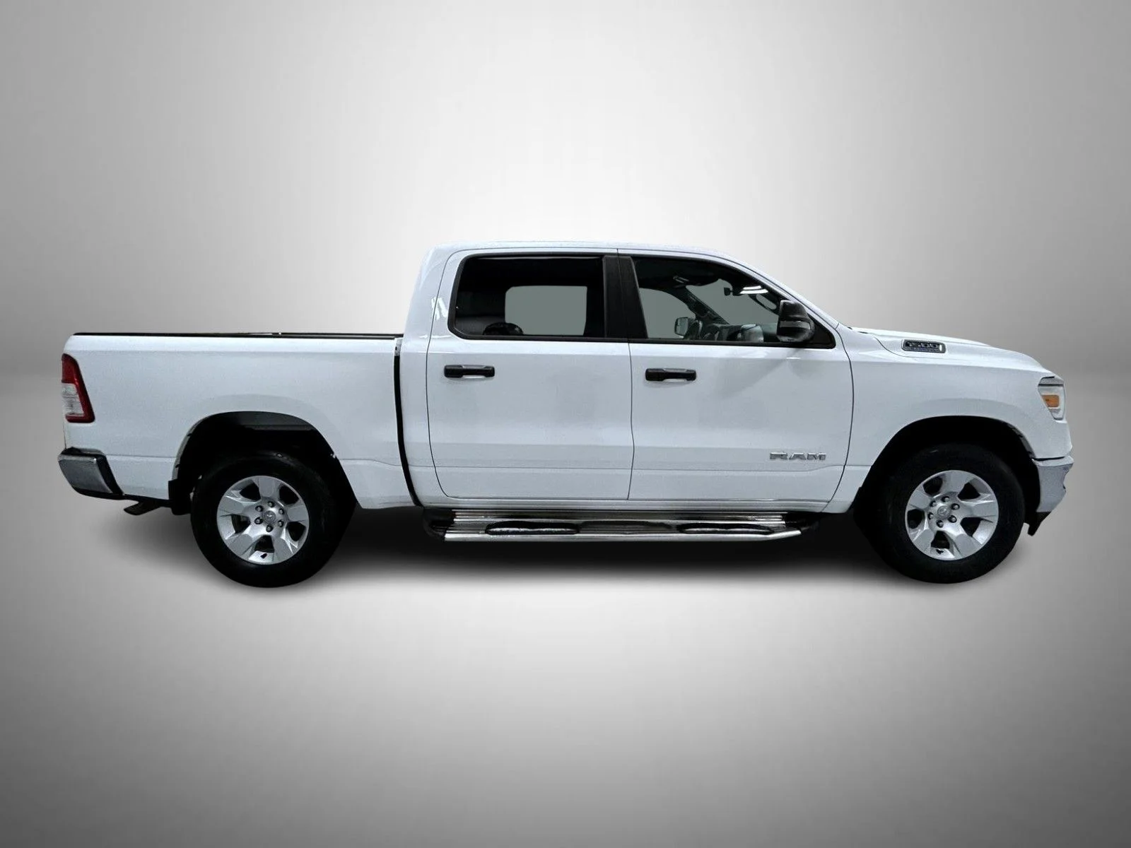 Used 2023 White Ram Big Horn/Lone Star image 4