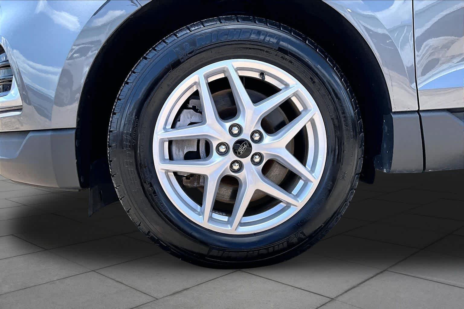 Used 2024 Carbonized Gray Ford SEL image 13