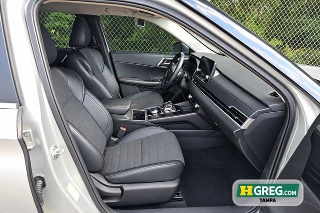 Used 2024 Alloy Silver Metallic Mitsubishi SE Black Edition image 8
