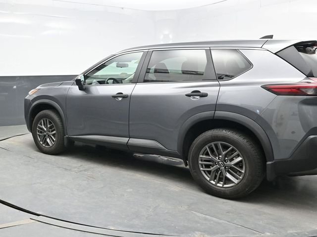 Used 2023 Gray Nissan S image 4