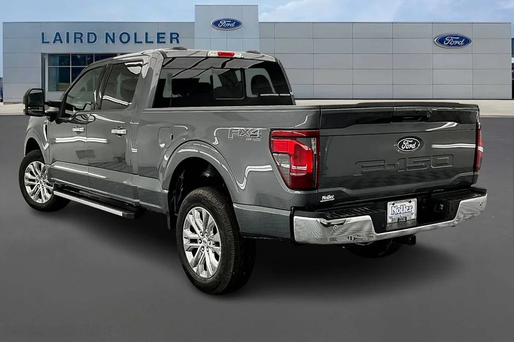 New 2025 Gray Metallic Ford XLT image 3