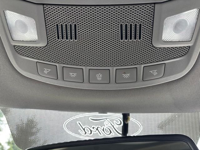 Used 2017 Champagne Ford XLT image 32