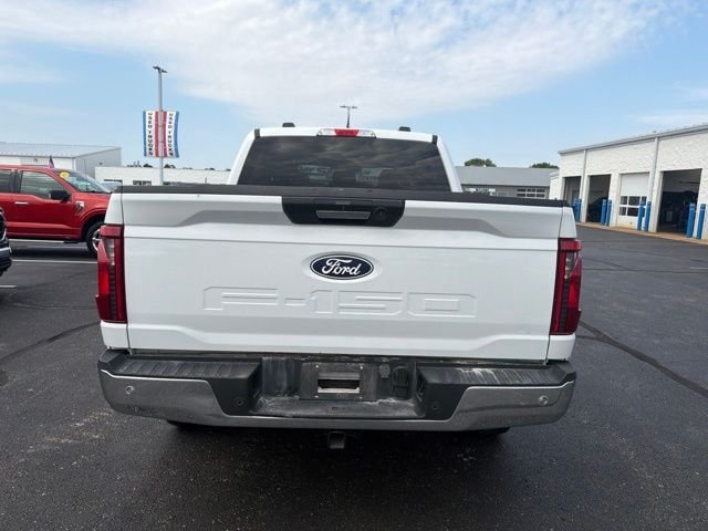 Used 2024 Oxford White Clearcoat Ford XLT image 4