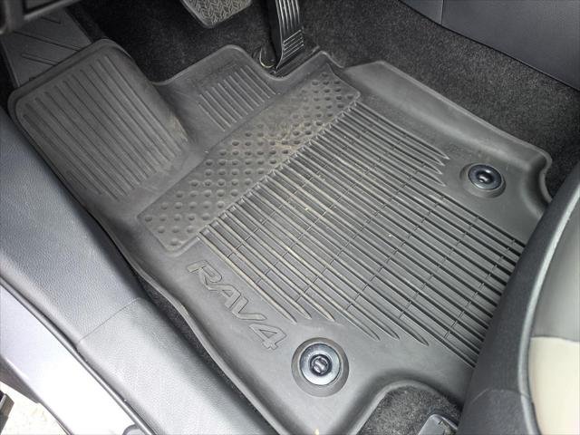 Certified Used 2024 MAGNETIC GRAY MET. Toyota  image 7