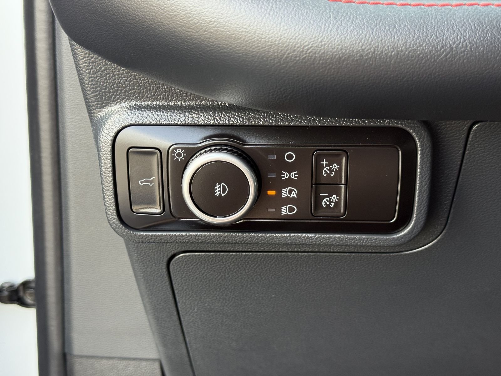 Used 2025 White Metallic Ford ST-Line image 35