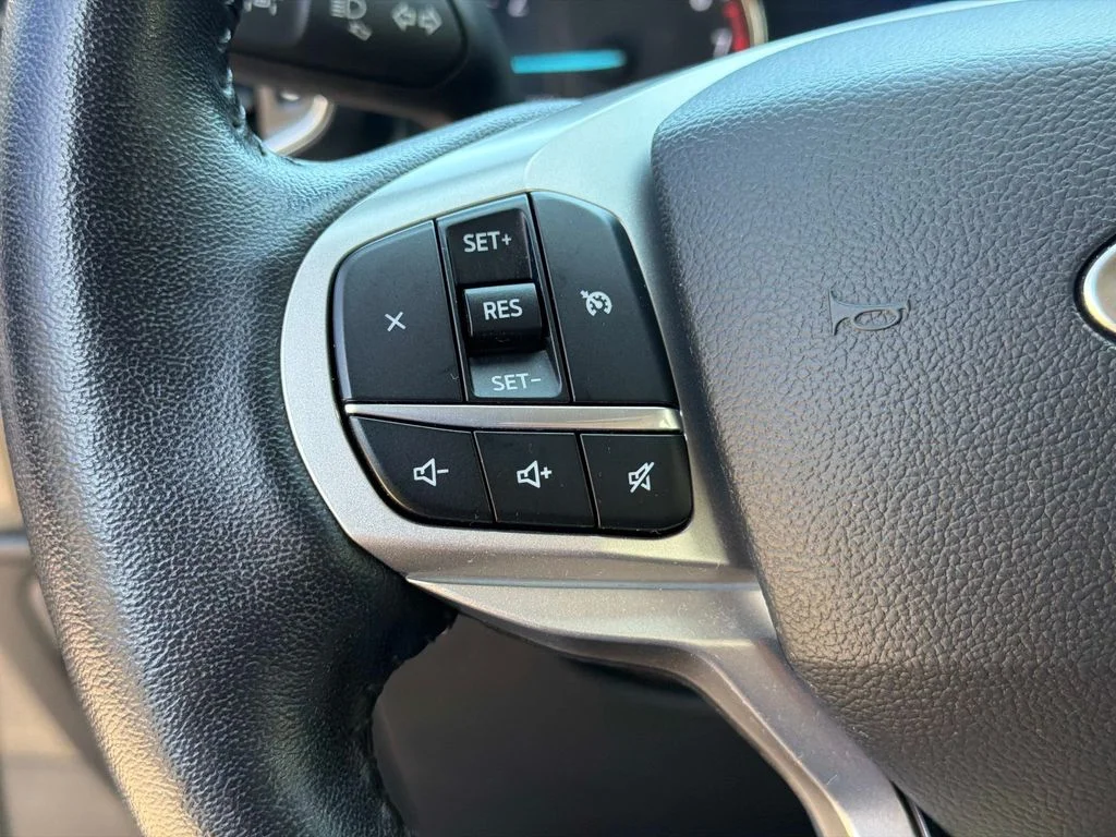 Used 2022 Gray Ford XLT image 31