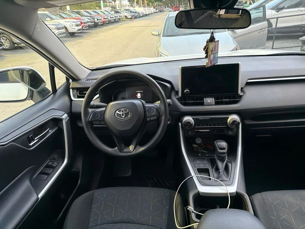 Used 2025 Ice Toyota XLE image 10