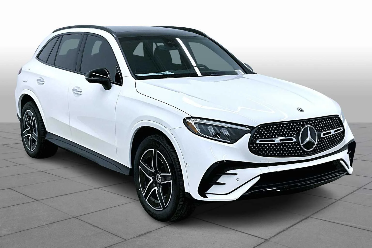 2025 Mercedes-Benz GLC Base - Photo 2