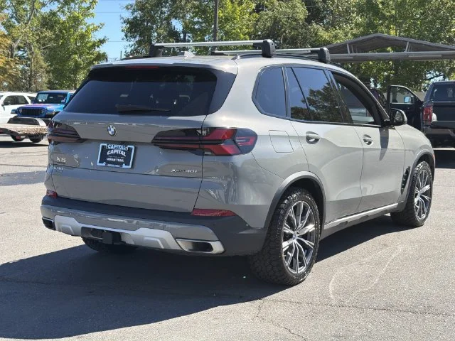 Used 2025  BMW xDrive40i image 12