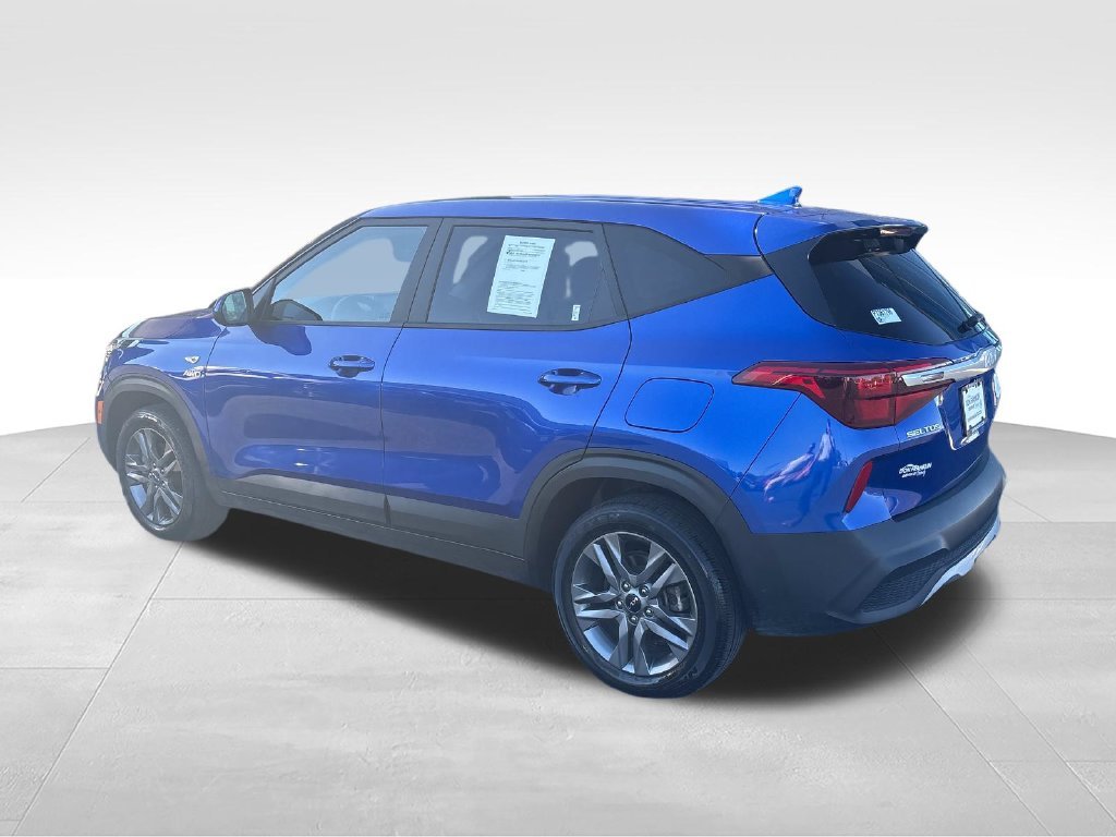 Used 2023 Blue Kia LX image 4