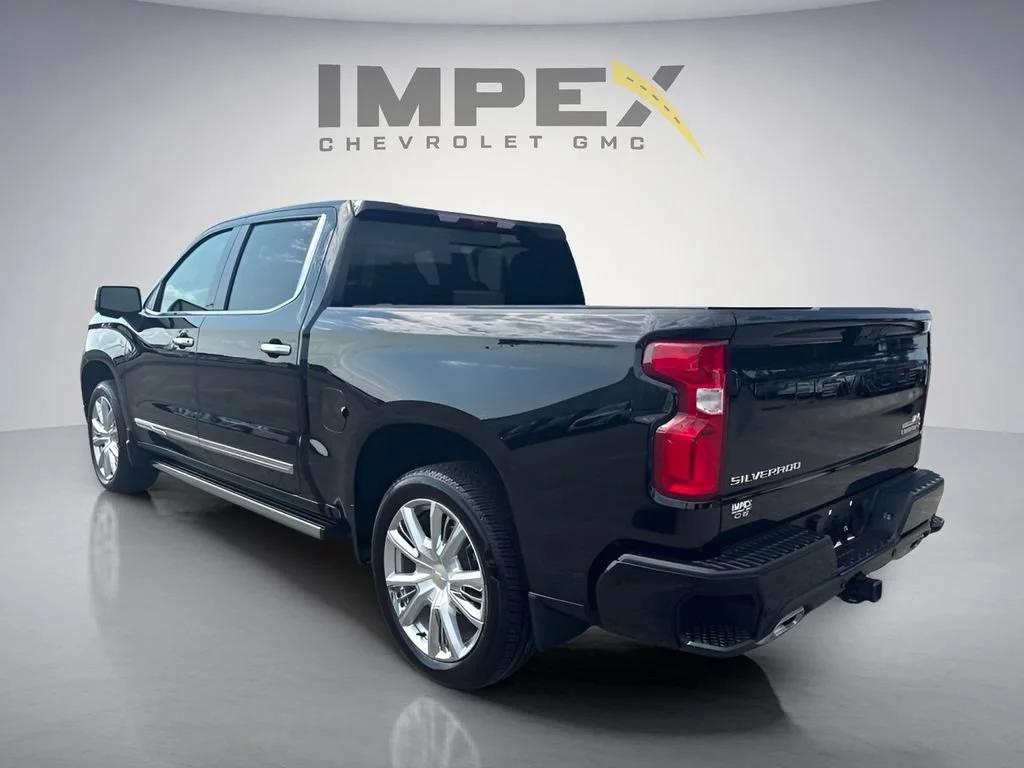 Used 2026 Black Chevrolet High Country image 3