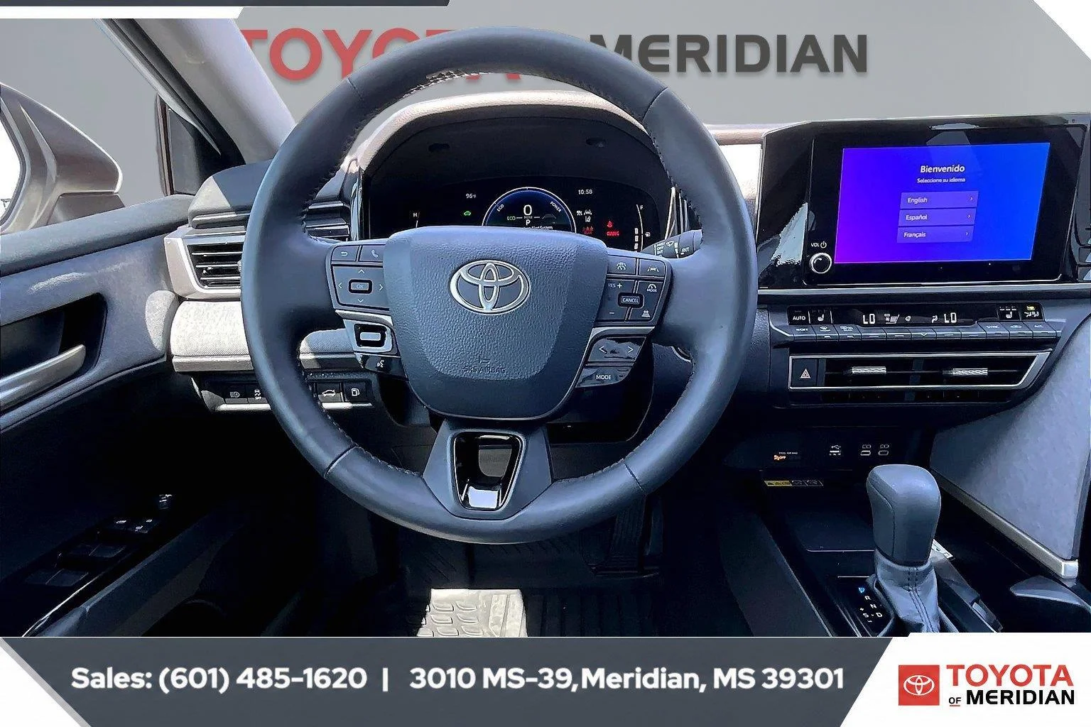 Used 2025 Ice Cap Toyota LE image 5