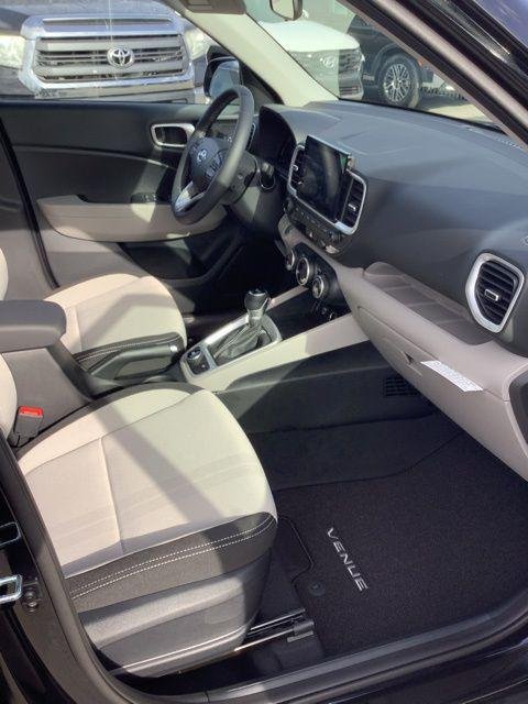 New 2026 Onyx Black Hyundai SEL image 25