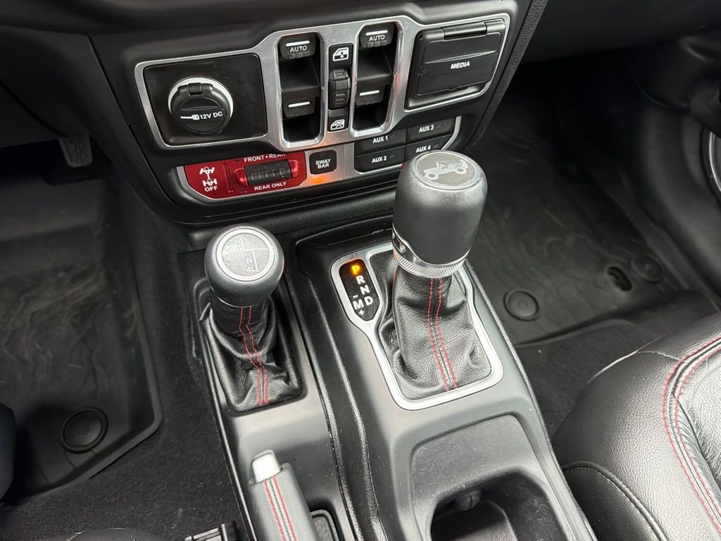 Used 2018 Billet Silver Metallic Clearcoat Jeep Unlimited Rubicon image 26