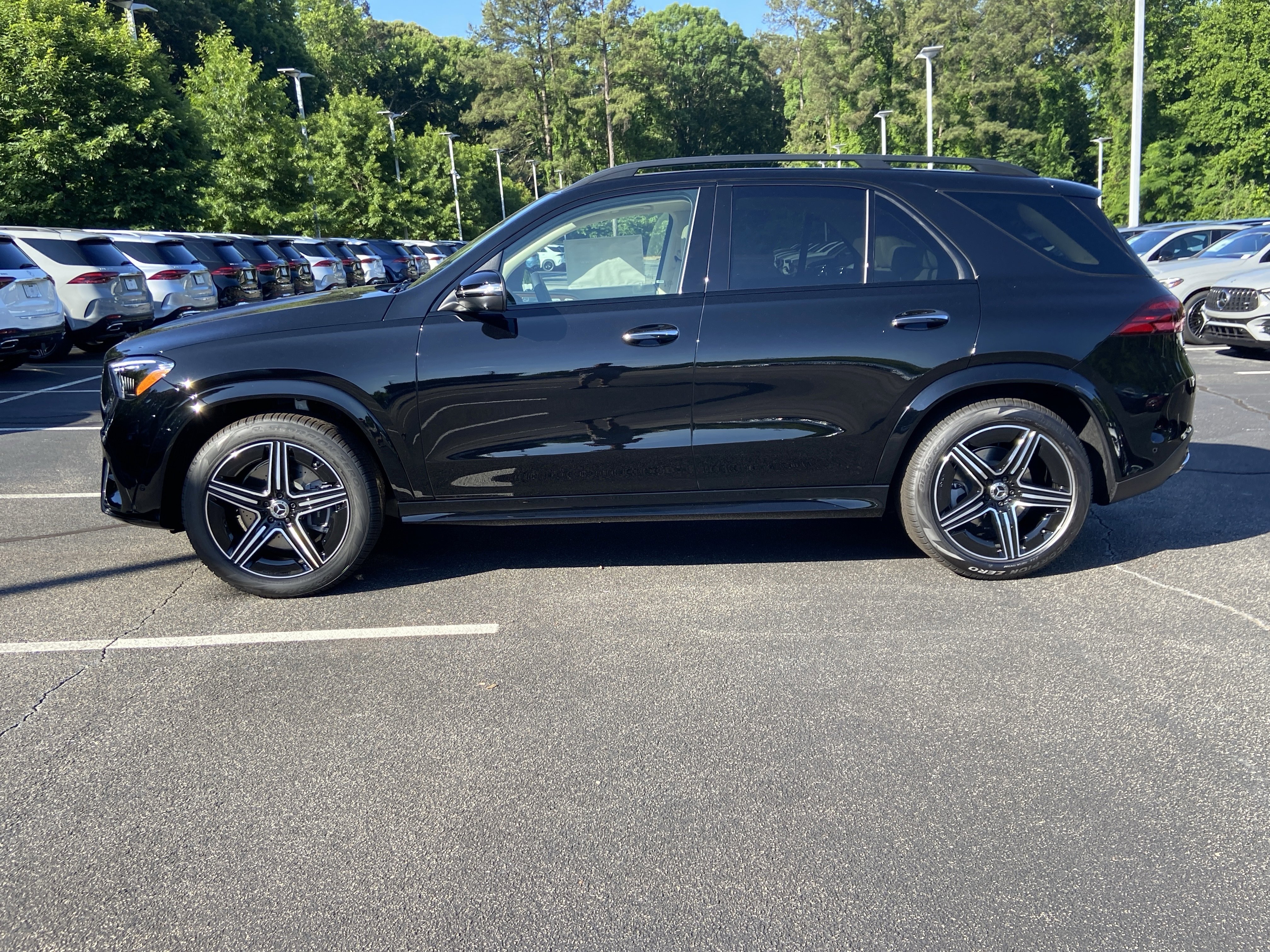 New 2026 Black Mercedes-Benz GLE 450 4MATIC® SUV image 12