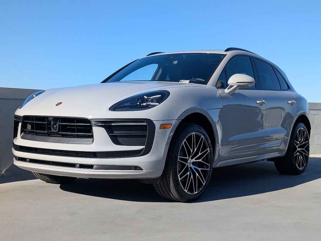2026 Porsche Macan T - Photo 1
