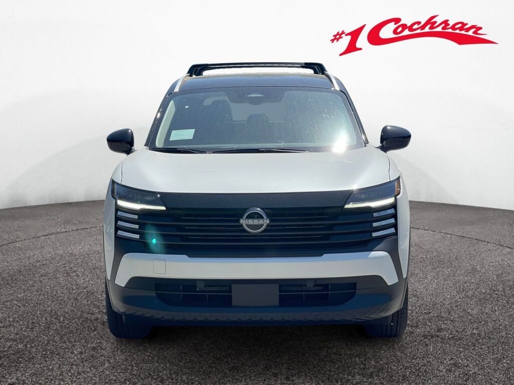 New 2026 Aspen White Tricoat/Super Black Nissan SV image 2