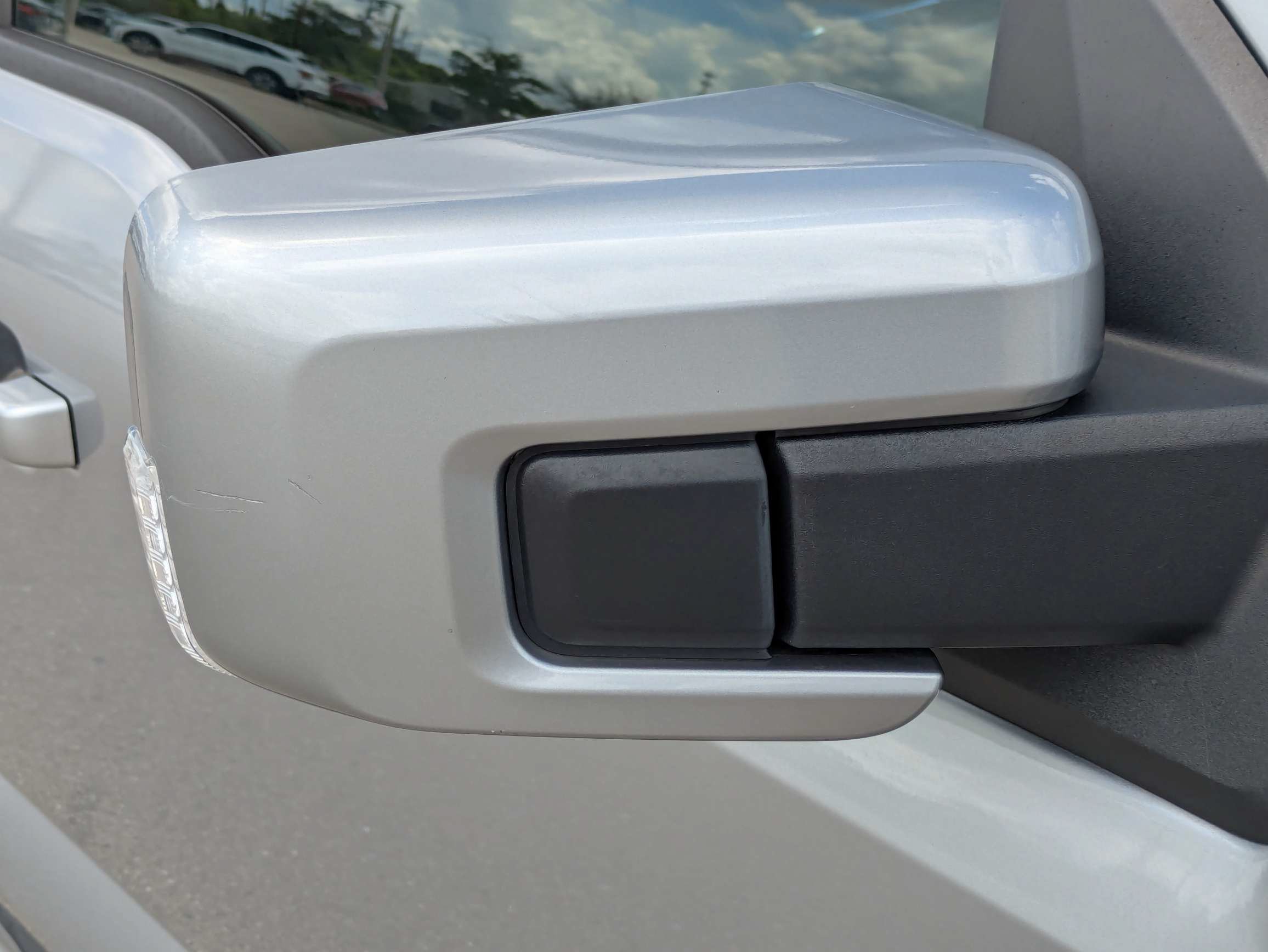Used 2023 Silver Metallic Ford LARIAT image 12
