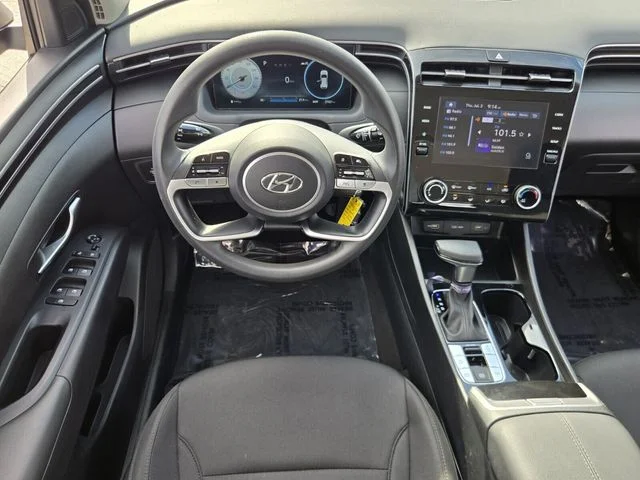 Used 2024 Silver Hyundai SE image 12