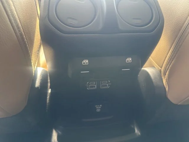 Used 2018 White Jeep Unlimited Sahara image 12