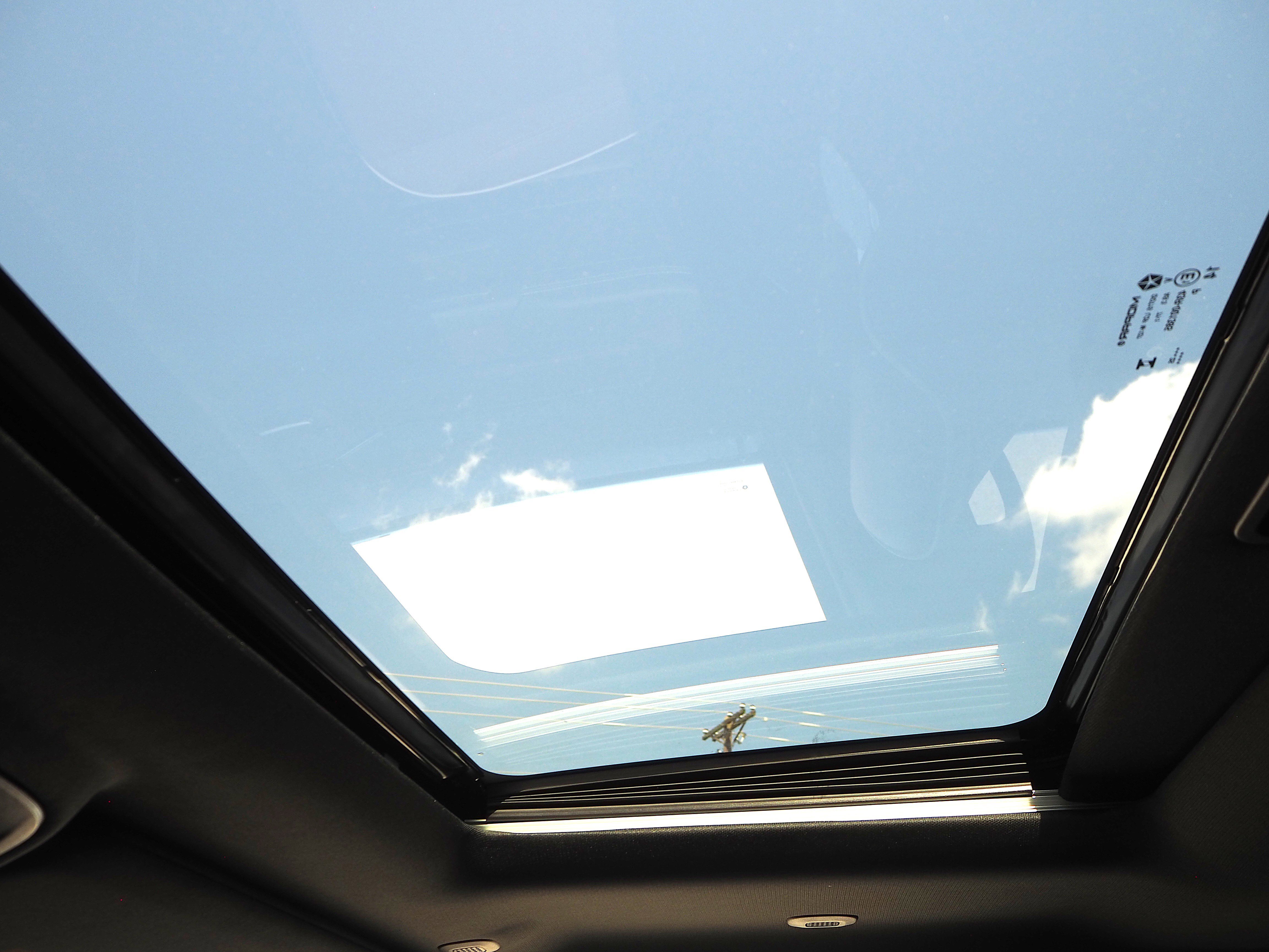 New 2025 Diamond Black Crystal Pearl-Coat Exterior Paint RAM Limited image 20