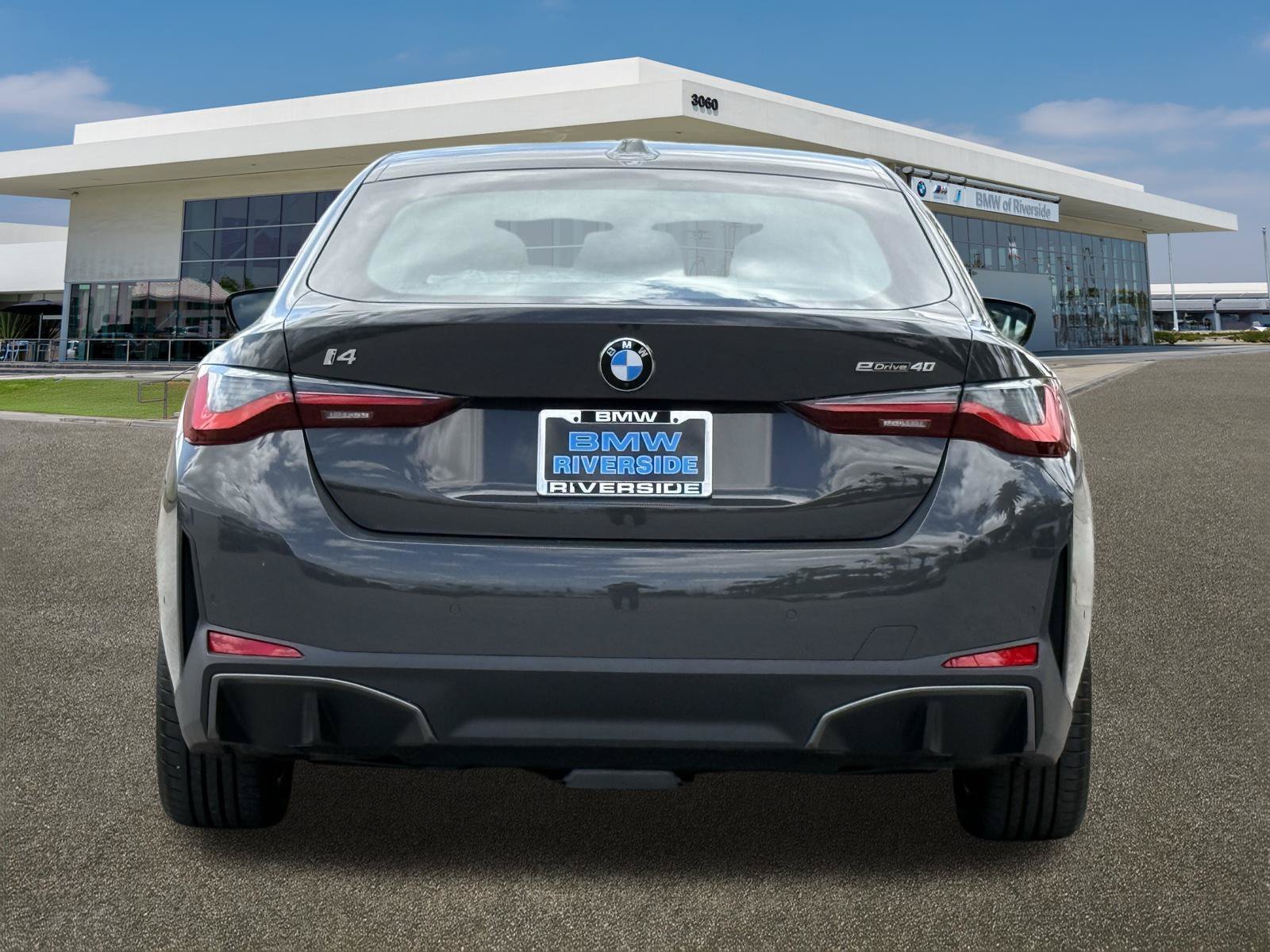 2026 BMW i4 40 - Photo 8