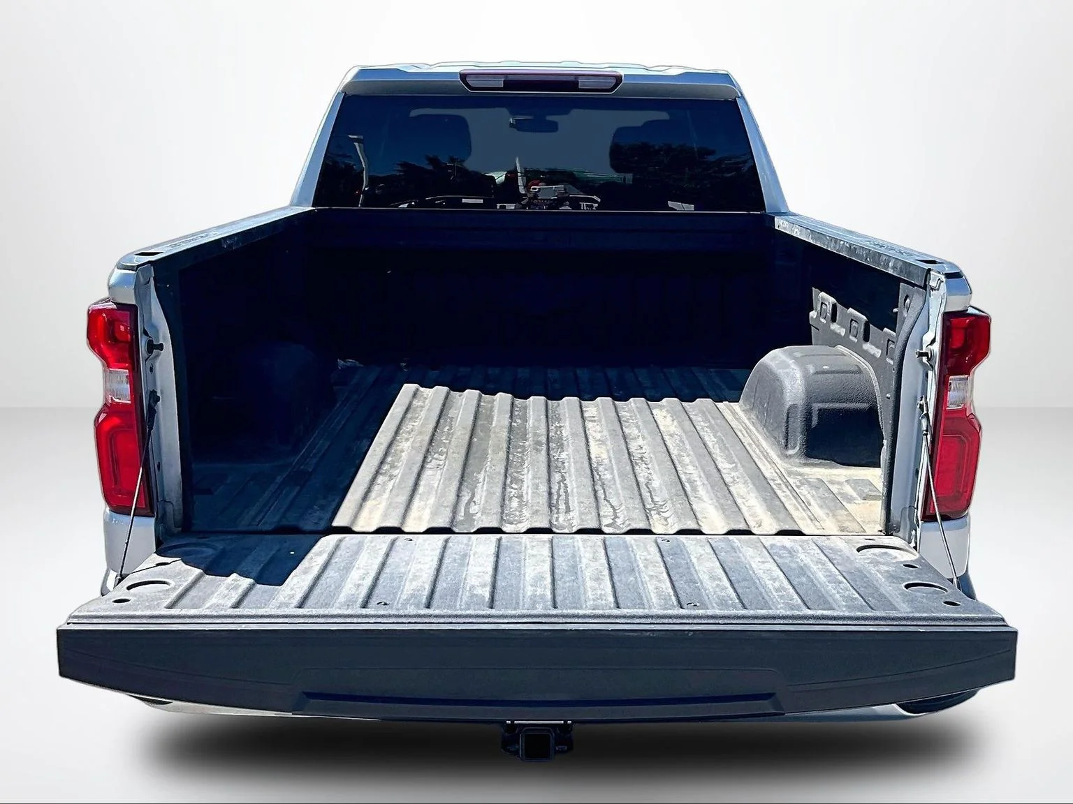 Used 2021 Silver Chevrolet Custom image 19