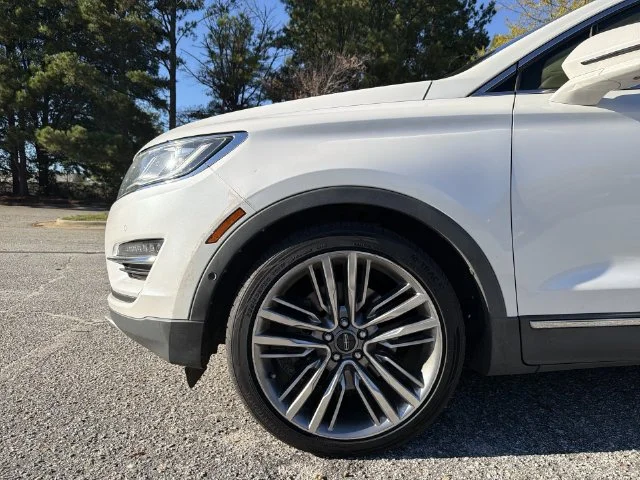 Used 2016 White Lincoln Reserve image 10