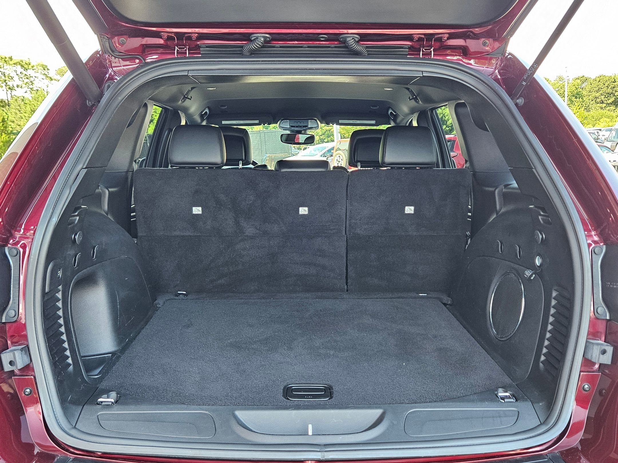 Used 2022 Velvet Red Pearlcoat Jeep Laredo X image 29