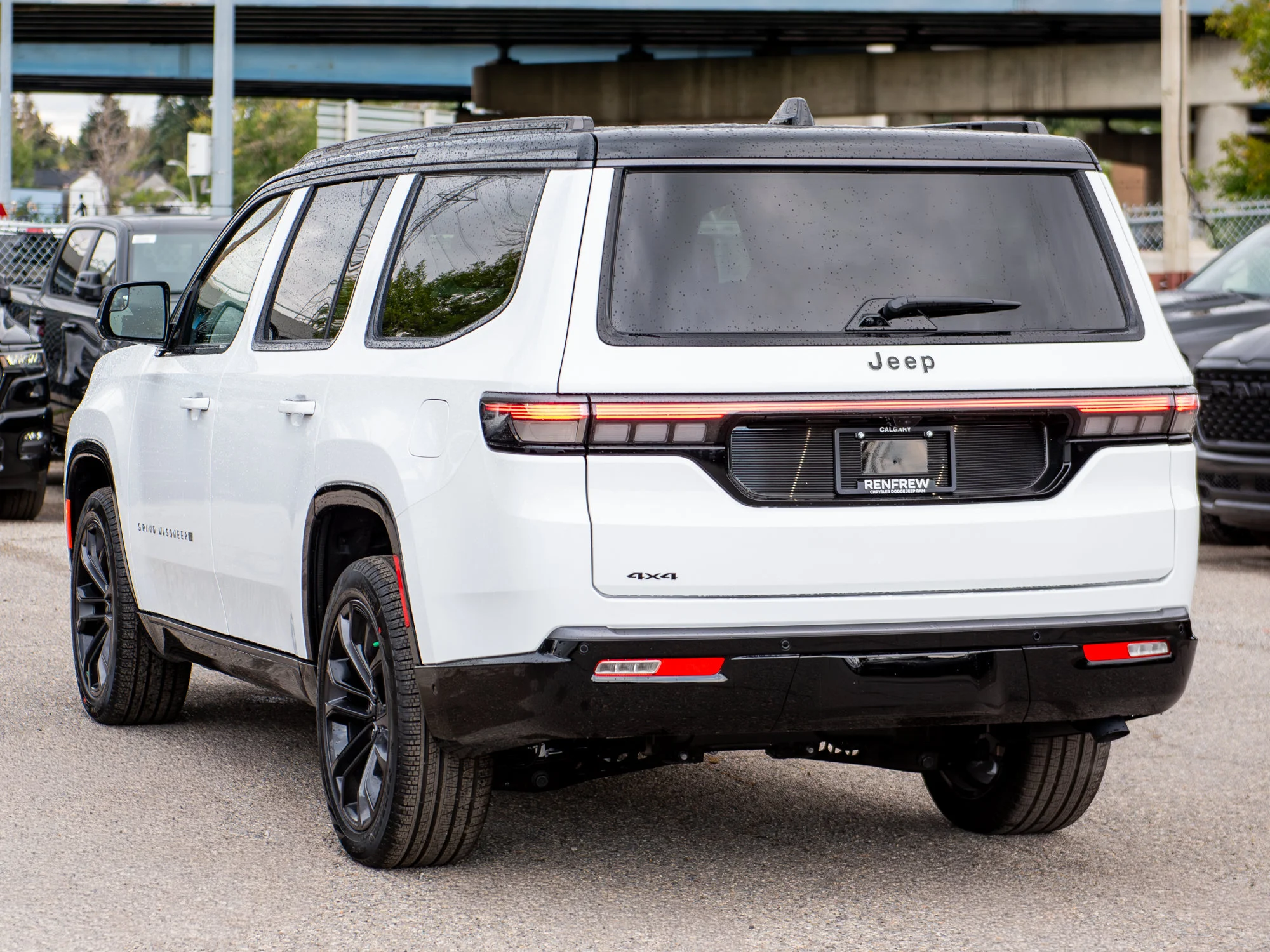 New 2026 White Jeep Summit Reserve* 4x4 image 5