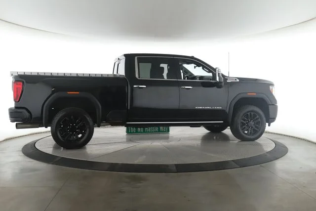 Used 2021 Black GMC Denali image 6
