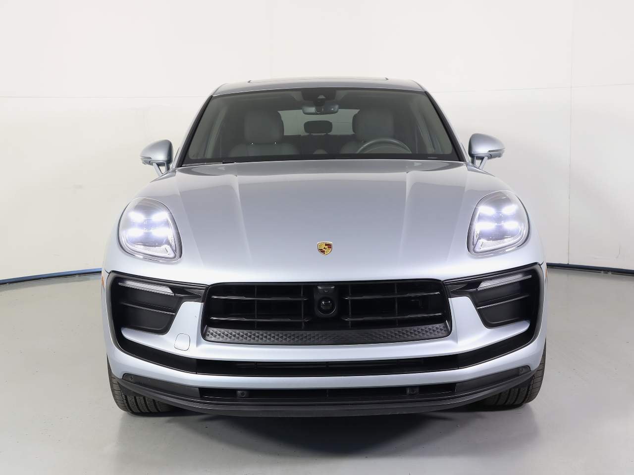 Certified Used 2025 Dolomite Silver Metallic Porsche  image 10