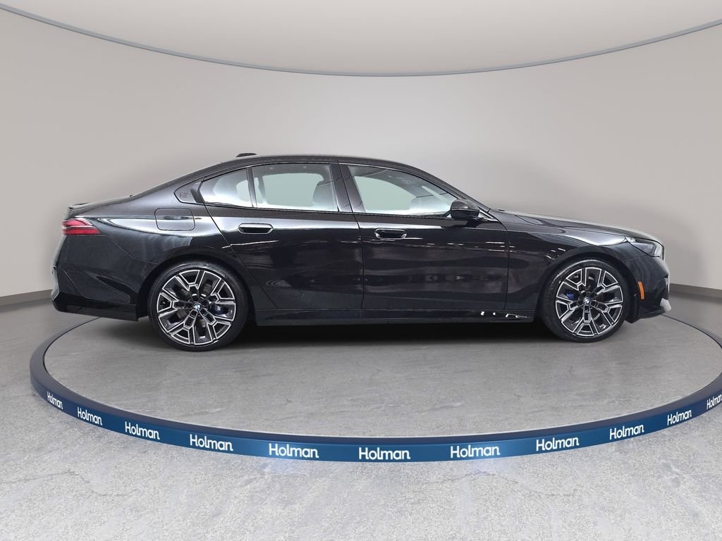 Used 2026 Black Sapphire Metallic BMW 530i xDrive image 5