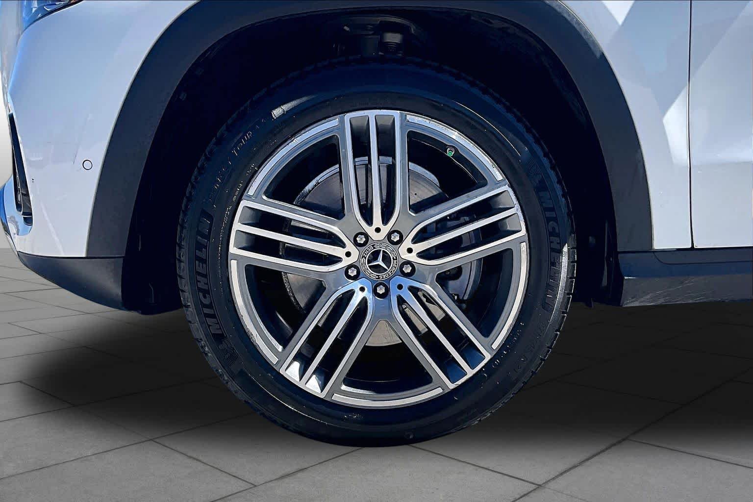 Used 2025 Polar White Mercedes-Benz GLS 450 image 11