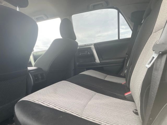 Used 2014 White Toyota SR5 image 15