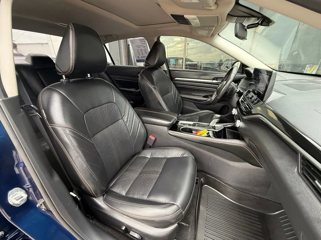 Used 2023 Blue Nissan 2.0 SR image 12