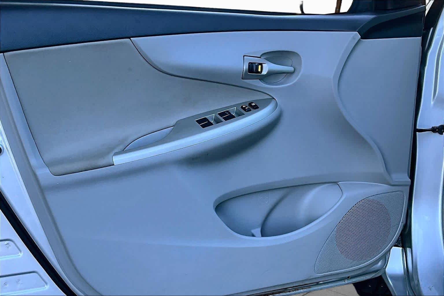 Used 2012 Classic Silver Metallic Toyota LE image 22