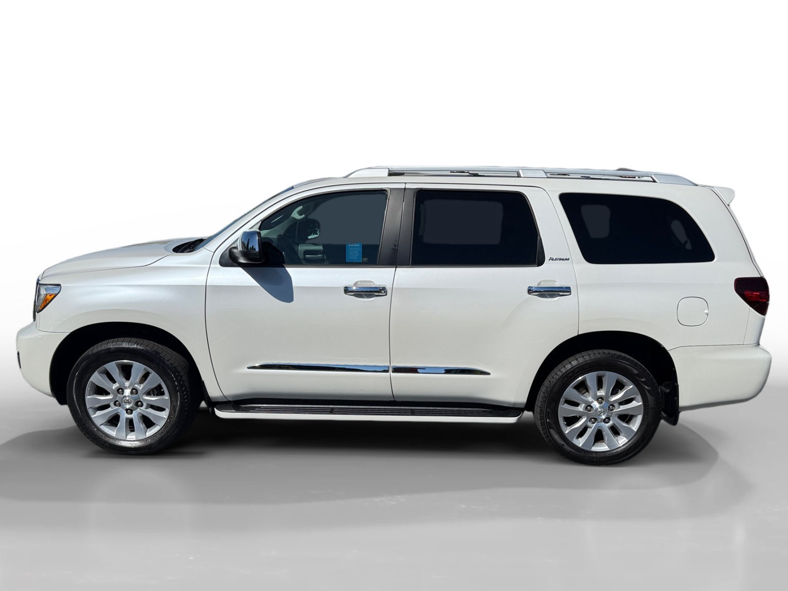 Used 2018 Blizzard Pearl Toyota Platinum image 2