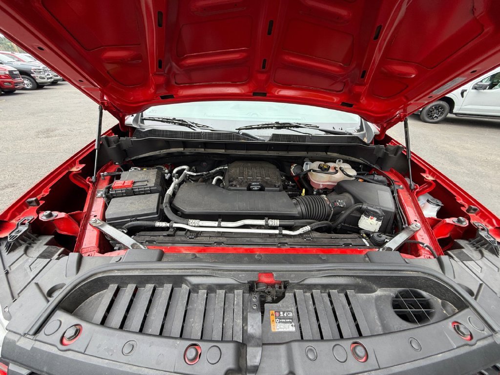 Used 2022 Red Chevrolet Custom image 21