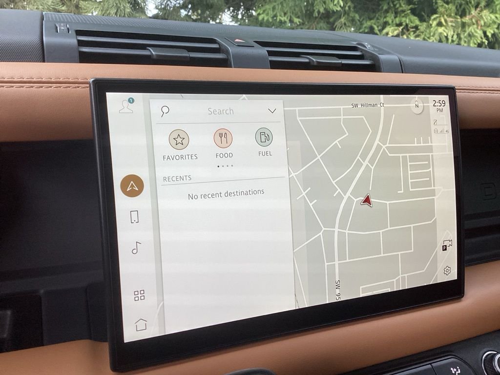 Used 2022  Land Rover X image 3