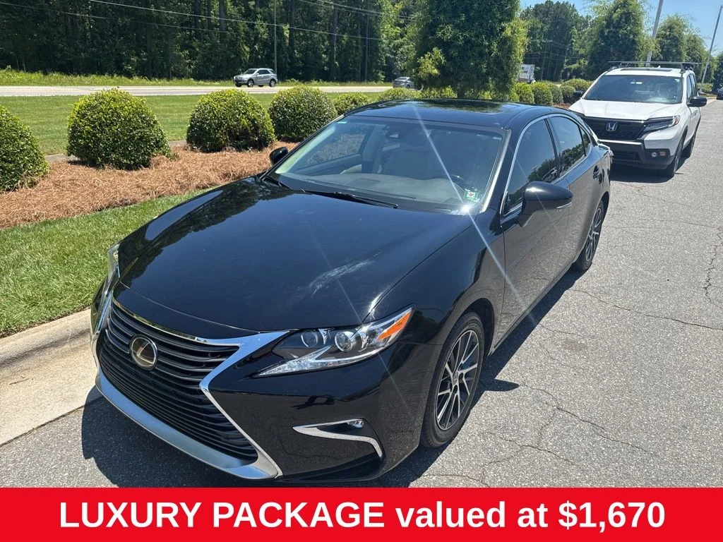 2017 Lexus ES 350 350's photo