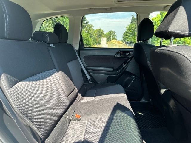 Used 2018 Ice Silver Metallic Subaru 2.5i Premium image 23
