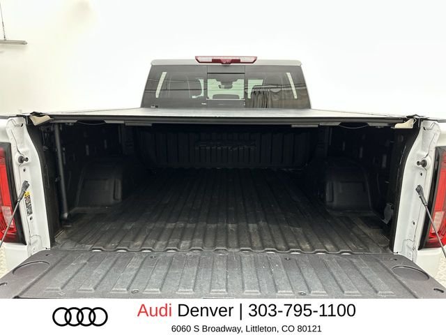 Used 2024 White GMC AT4X image 23