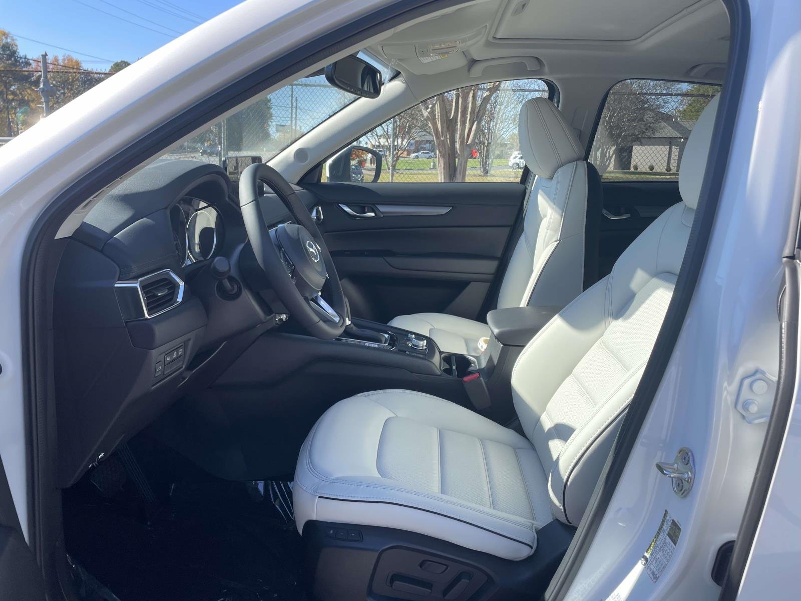 2025 Mazda CX-5 S Preferred package - Photo 18