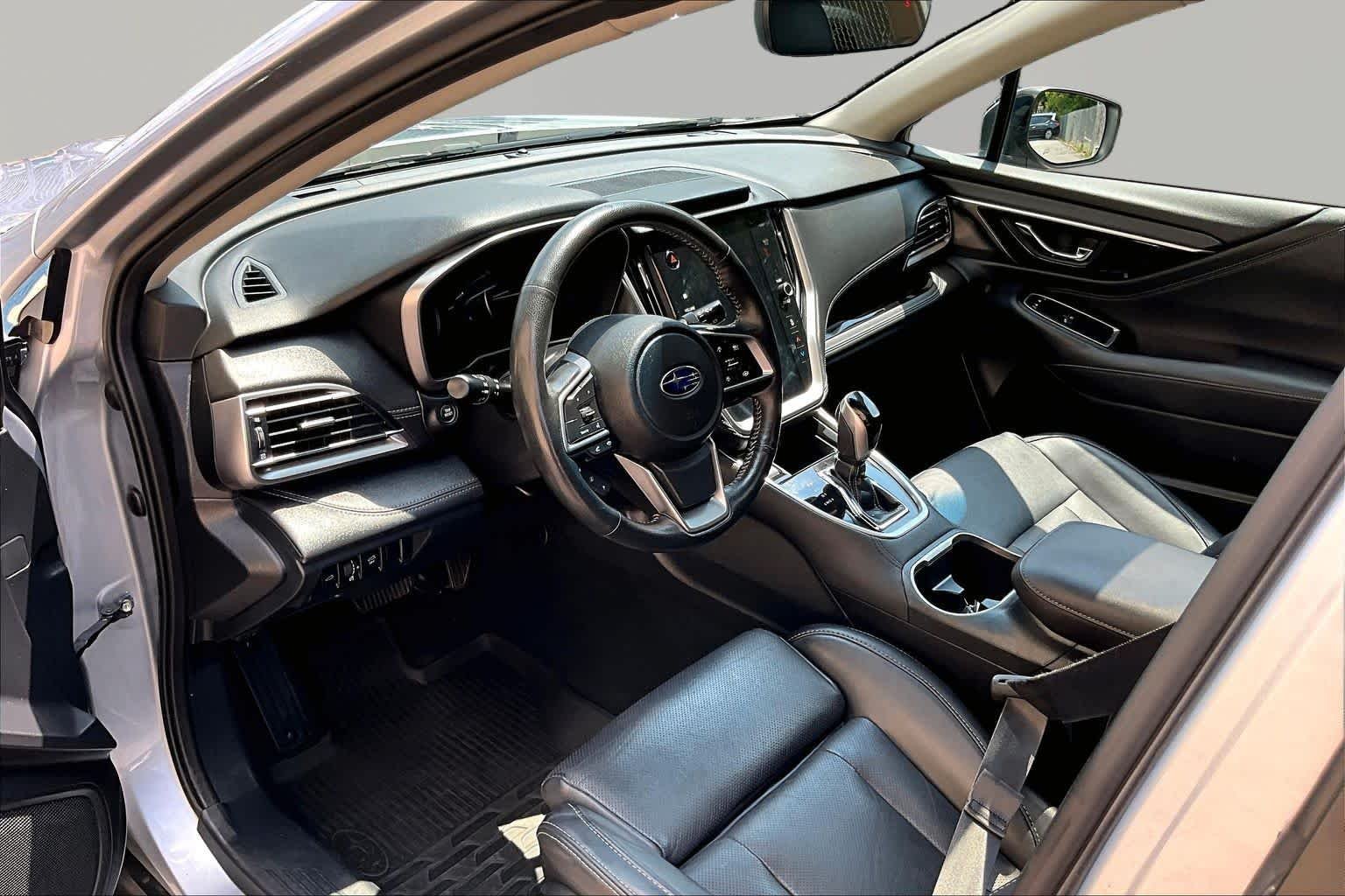 Used 2022 Ice Silver Metallic Subaru Limited image 18